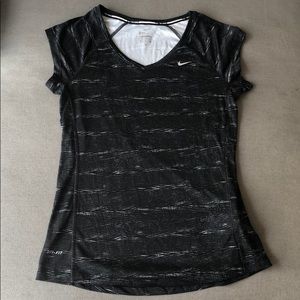 Nike running top - Size Small